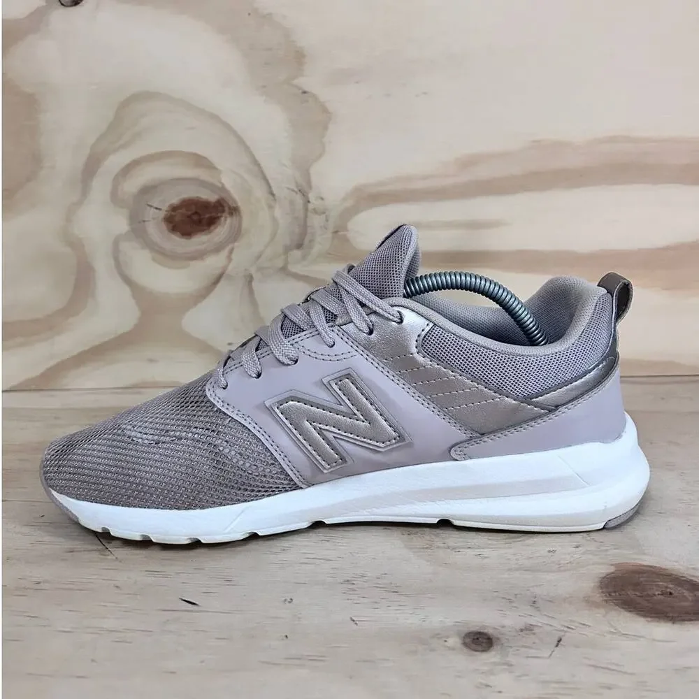 New Balance - 009 Lightweight - Running Shoes - Gray - Women's - 11 - WS009MC1